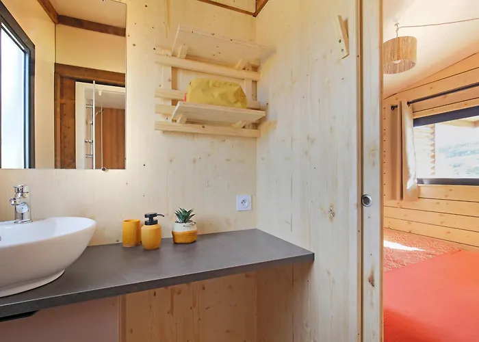 Vosges Hygge - & * Anould